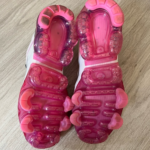 Women's Nike Vapormax Size 7 purple and neon green - Picture 2 of 3